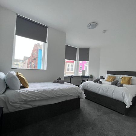 The White House Vegas Suites Blackpool Bagian luar foto