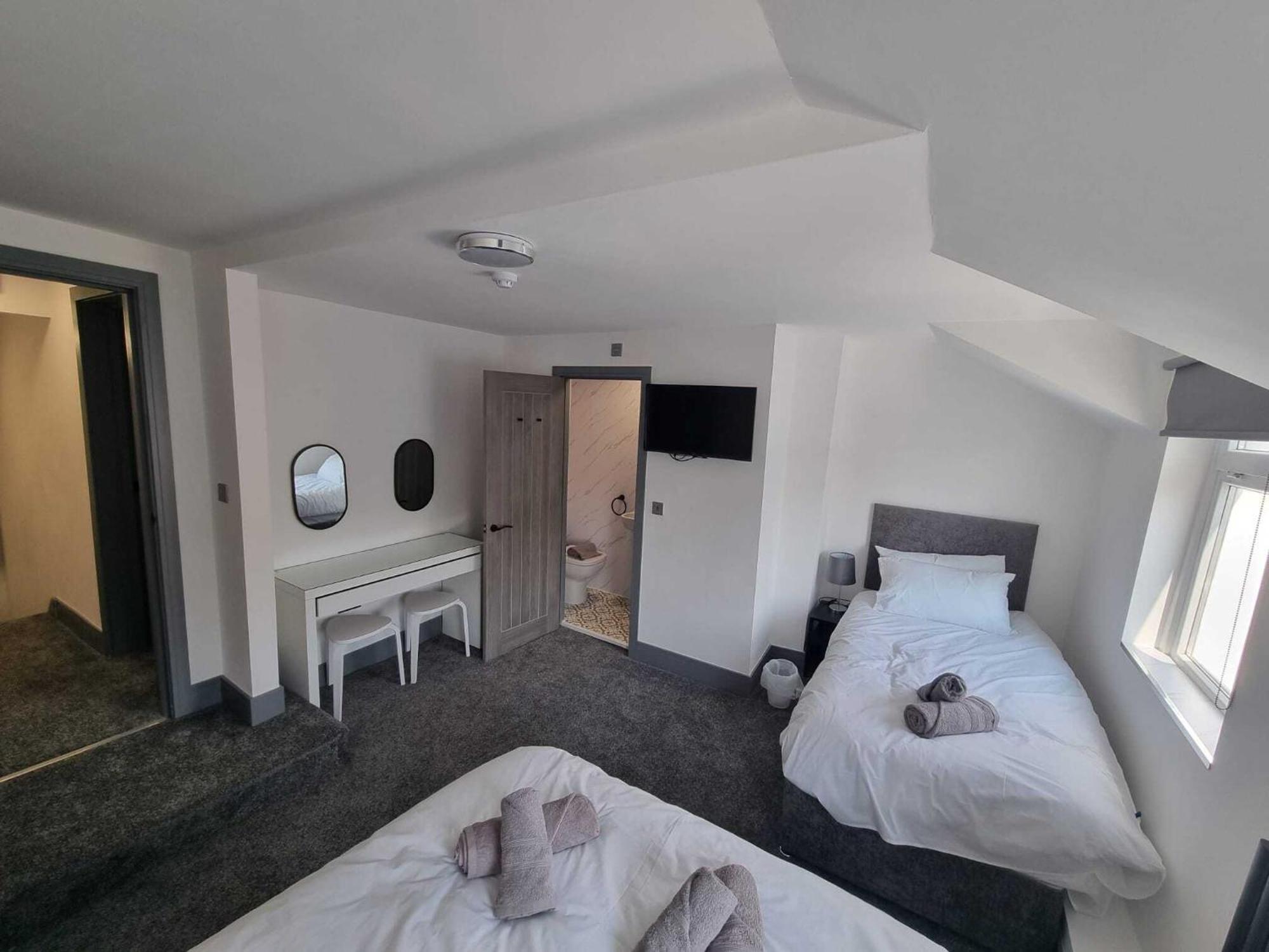 The White House Vegas Suites Blackpool Bagian luar foto