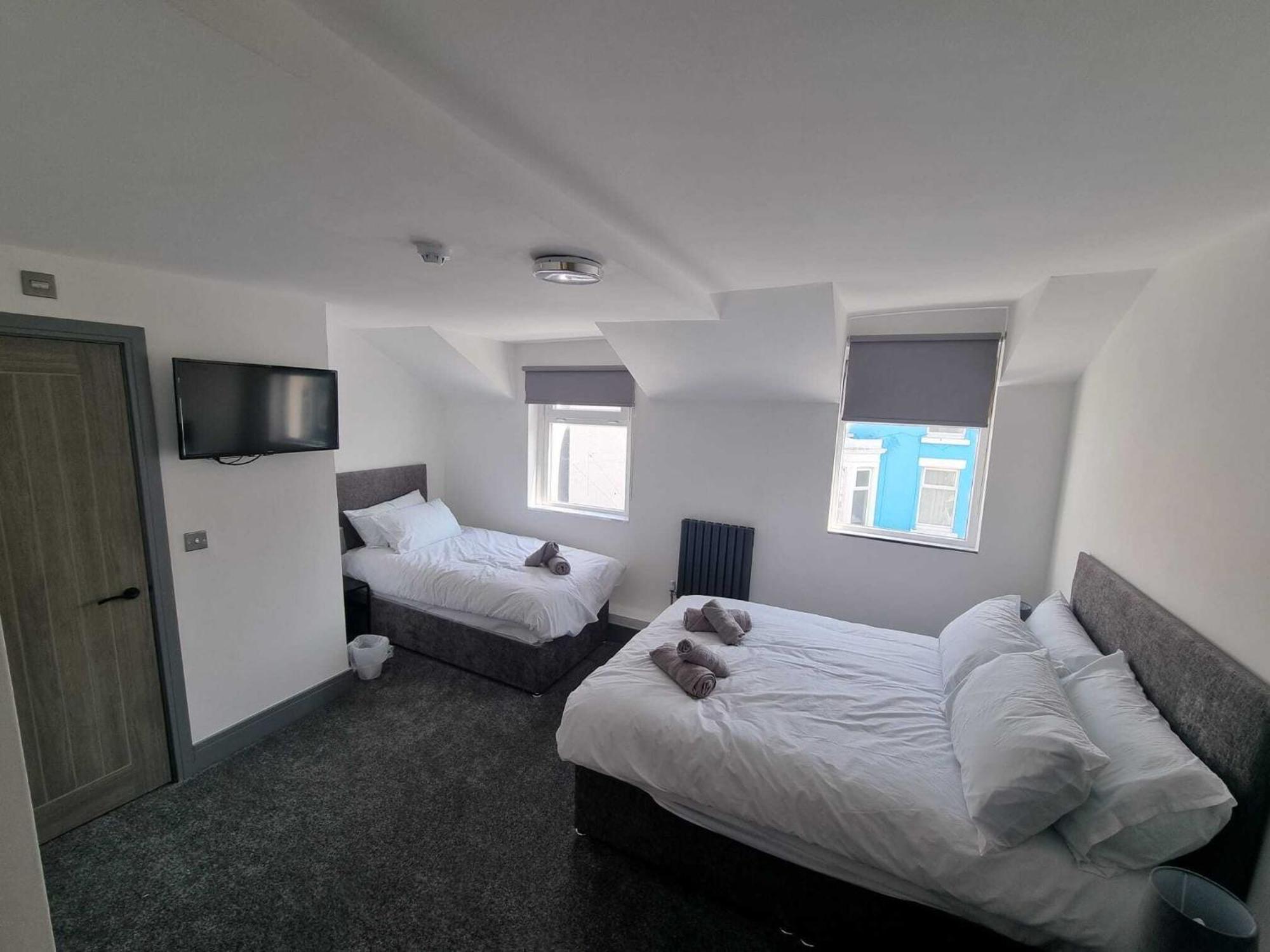 The White House Vegas Suites Blackpool Bagian luar foto