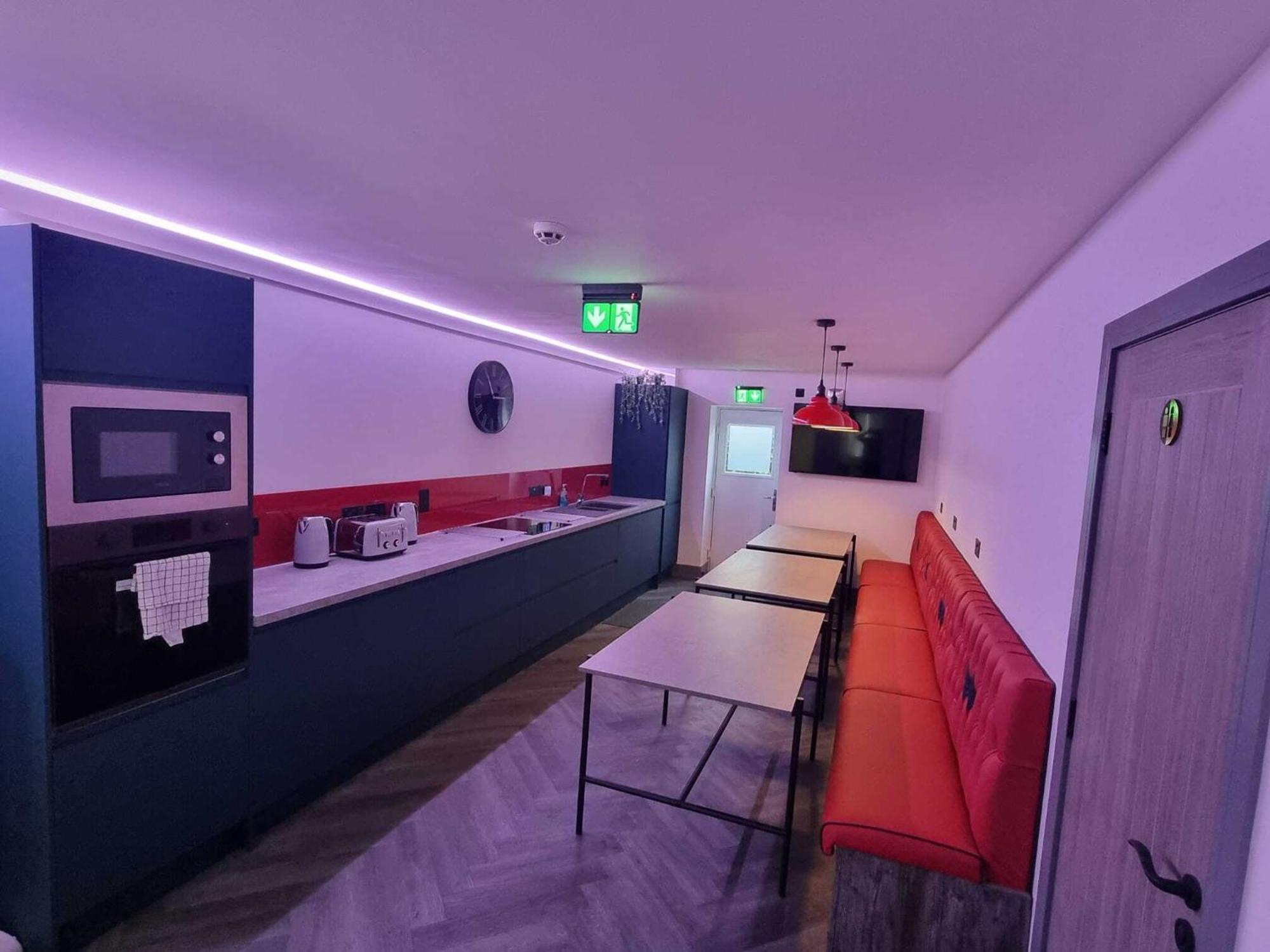 The White House Vegas Suites Blackpool Bagian luar foto