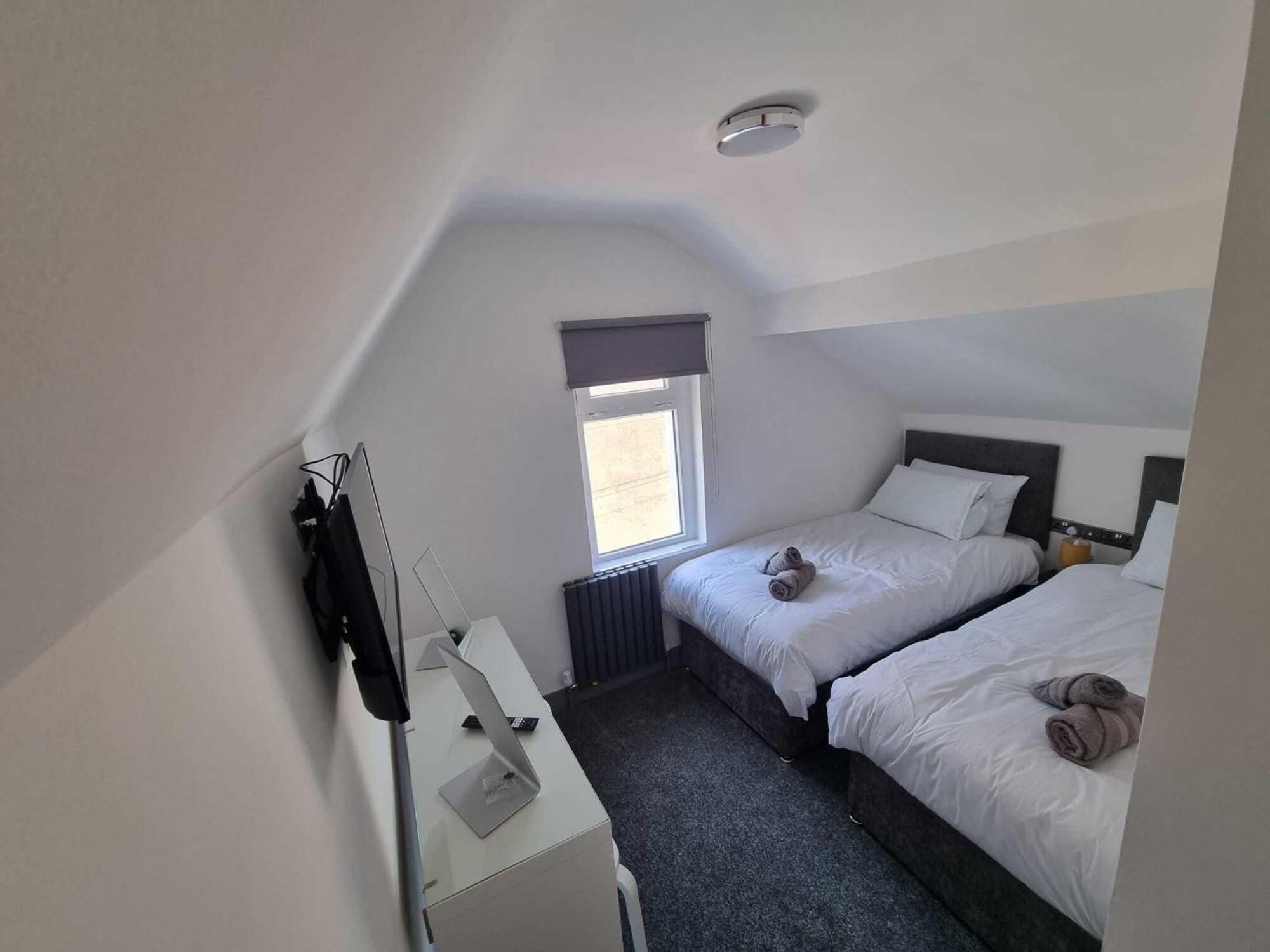 The White House Vegas Suites Blackpool Bagian luar foto