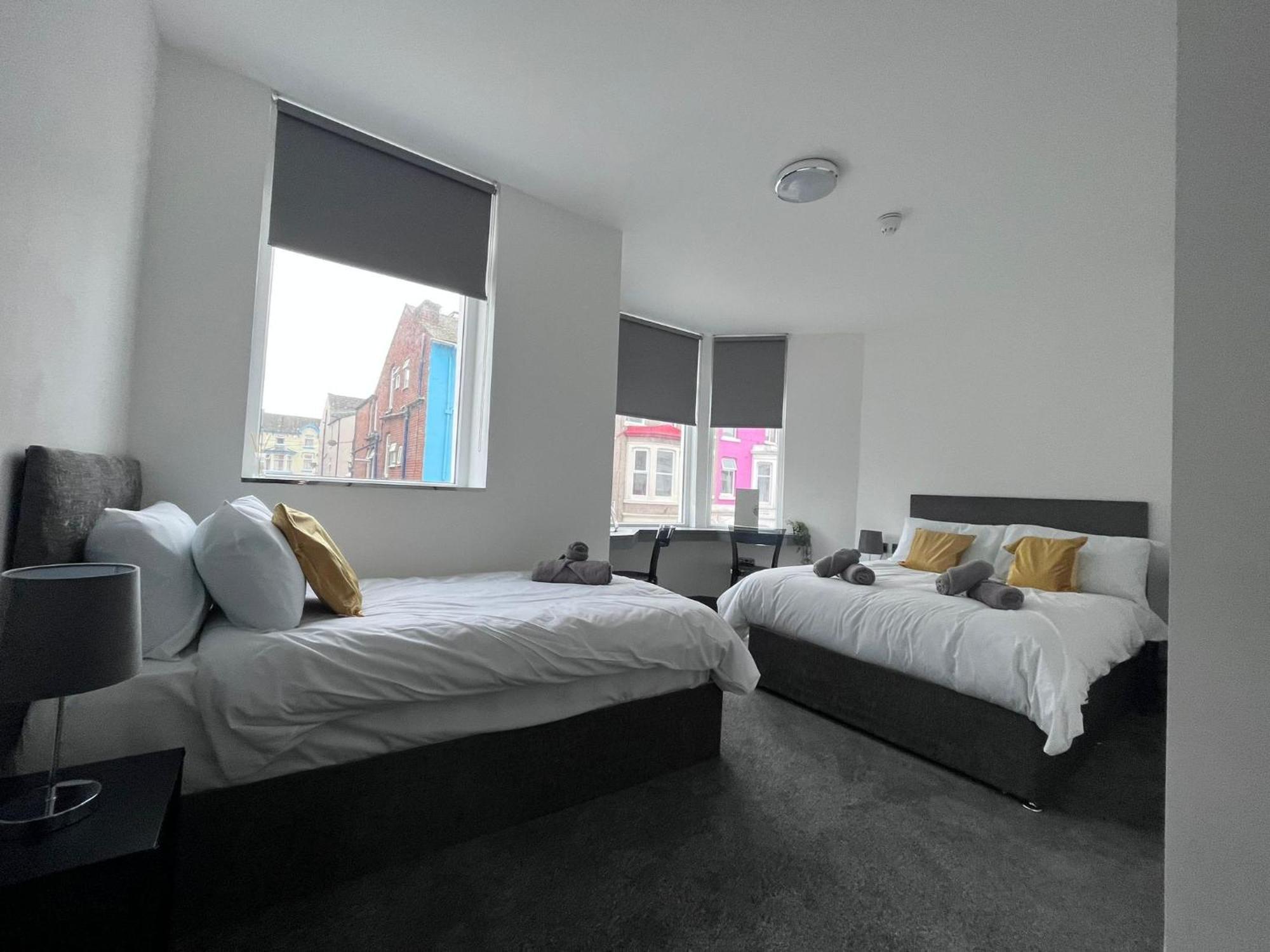 The White House Vegas Suites Blackpool Bagian luar foto