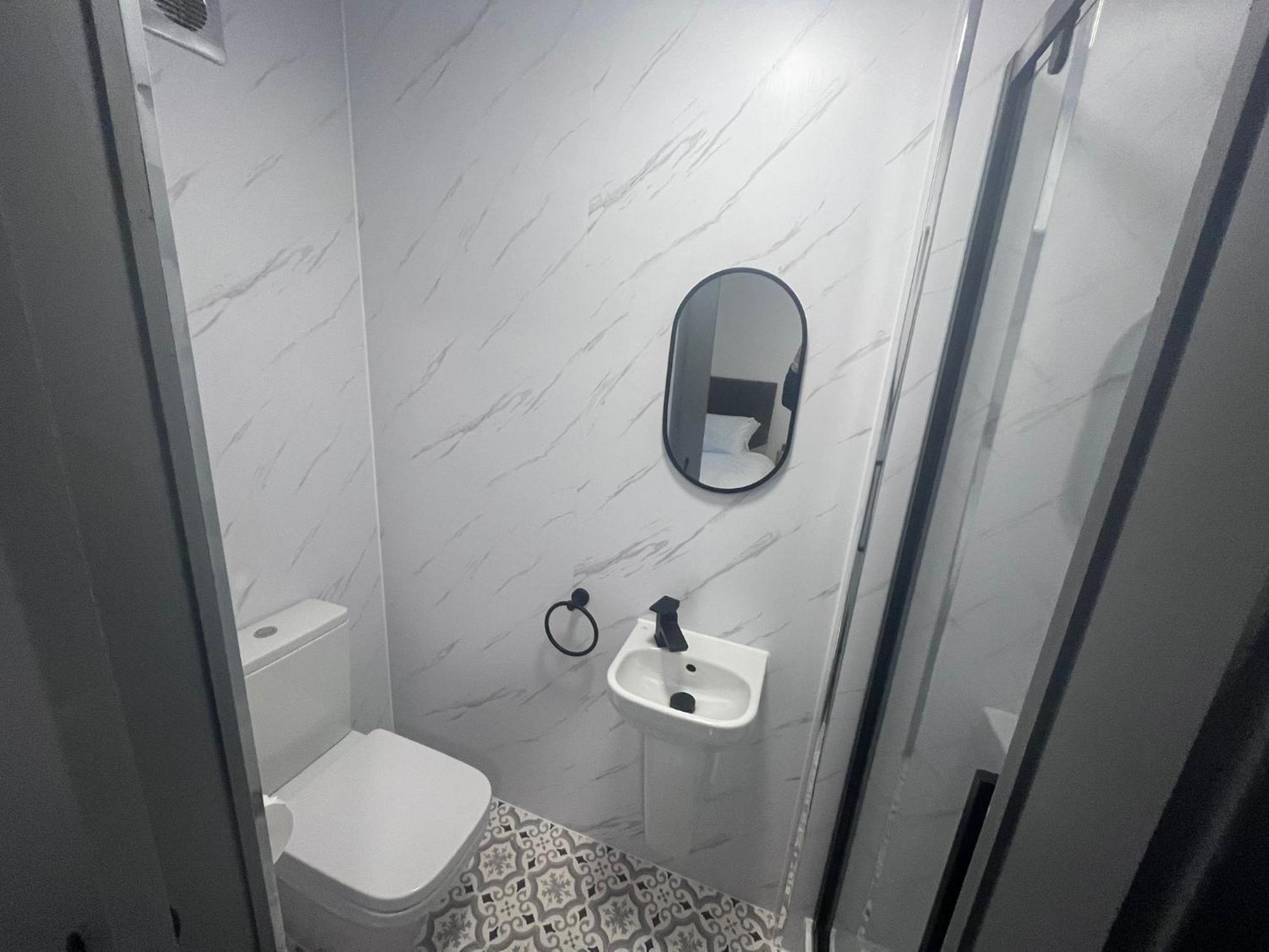 The White House Vegas Suites Blackpool Bagian luar foto